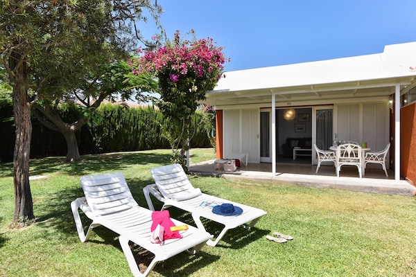 Foto van Bungalow in Maspalomas bij Strand & Zwembad - Vakantiehuis in Maspalomas - ExteriorSummer