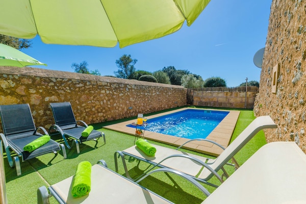 Foto van Villa in Costitx met zwembad en uitzicht - Vakantiehuis in Costitx, Illes Balears - PoolOfHouse