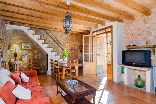Foto van Villa in Costitx met zwembad en uitzicht - Vakantiehuis in Costitx, Illes Balears - LivingRoom