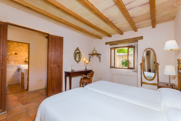 Foto van Villa in Costitx met zwembad en uitzicht - Vakantiehuis in Costitx, Illes Balears - BedRoom