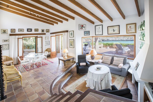 Foto van Villa in Cala Mandia met privétoegang tot zee - Vakantiehuis in Cala Mandia, Illes Balears - ExteriorSummer