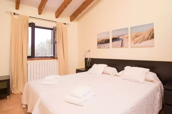 Foto van Rustieke charmevilla met zwembad - Vakantiehuis in Binibona (selva), Illes Balears - BedRoom