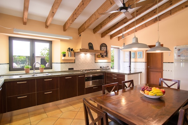 Foto van Rustieke charmevilla met zwembad - Vakantiehuis in Binibona (selva), Illes Balears - Kitchen