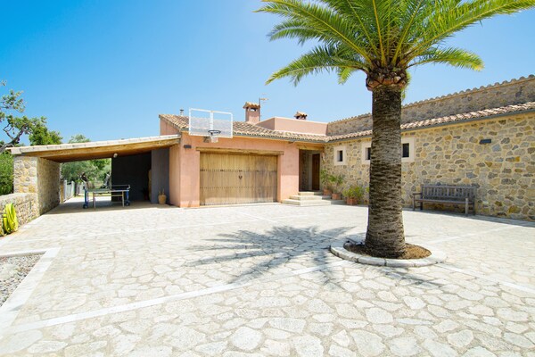 Foto van Rustieke charmevilla met zwembad - Vakantiehuis in Binibona (selva), Illes Balears - AreaSummer1KM