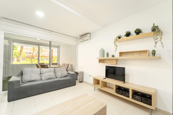 Foto van Appartement in Roses met zwembad en terras - Vakantiehuis in  - Untagged
