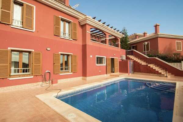 Foto van Modern vakantiehuis met privé zwembad - Vakantiehuis in Benidorm - PoolOfHouse