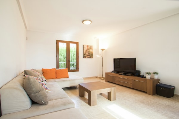 Foto van Modern vakantiehuis met privé zwembad - Vakantiehuis in Benidorm - LivingRoom