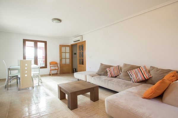 Foto van Modern vakantiehuis met privé zwembad - Vakantiehuis in Benidorm - LivingRoom