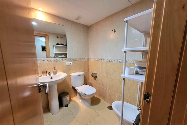 Foto van Appartement met zwembad in de buurt van het strand van Garrucha - BathRoom