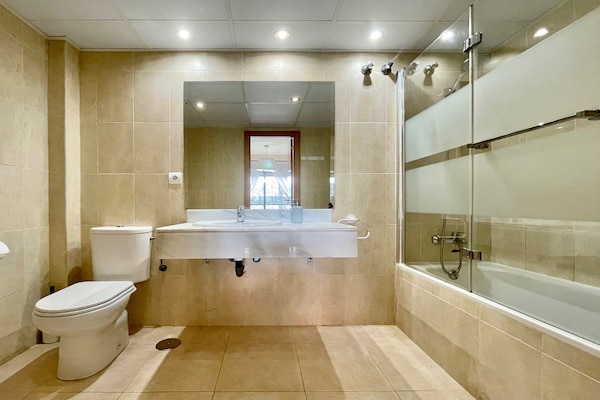 Foto van Appartement bij strand met zwembaden en jacuzzi - Vakantiehuis in Vera Playa - BathRoom