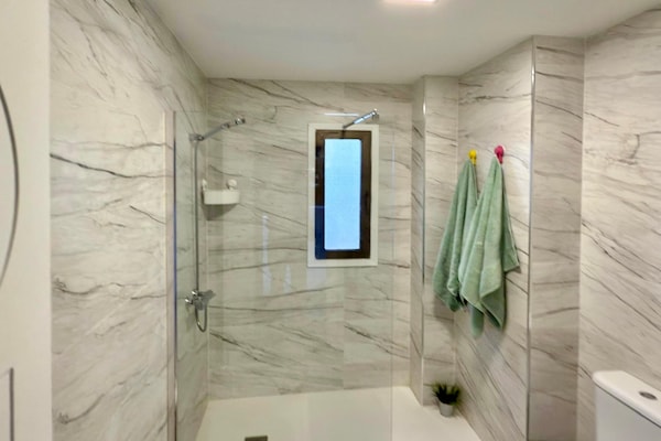 Foto van Appartement in Roquetas bij Strand - Vakantiehuis in Roquetas de Mar - BathRoom