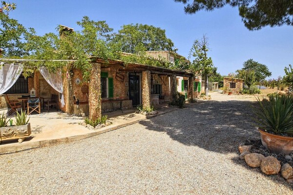 Foto van Villa op Mallorca met Pool & Bergzicht - Vakantiehuis in Santa María edl Camí - ExteriorSummer