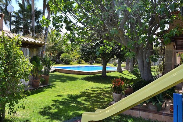 Foto van Villa in Binissalem met zwembad en wijngaarden - Vakantiehuis in Muro, Islas Baleares - Untagged