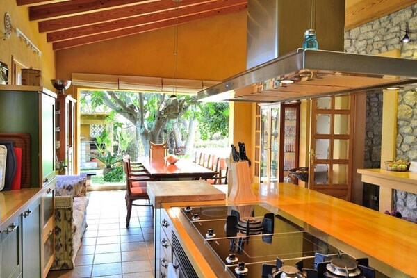 Foto van Villa in Binissalem met zwembad en wijngaarden - Vakantiehuis in Muro, Islas Baleares - Untagged