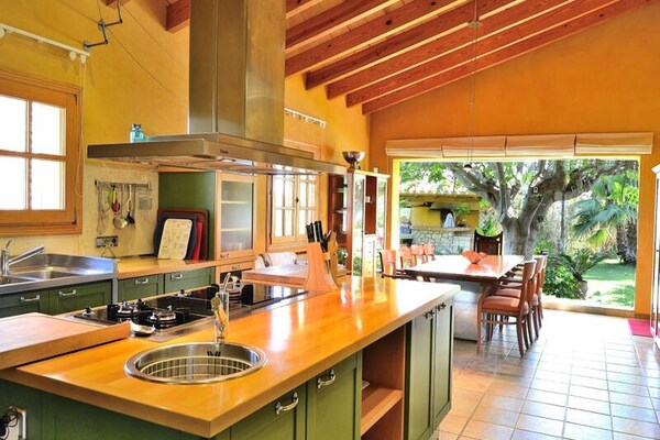 Foto van Villa in Binissalem met zwembad en wijngaarden - Vakantiehuis in Muro, Islas Baleares - Untagged