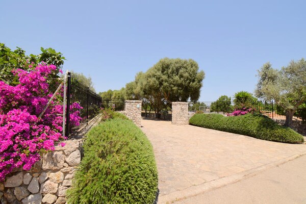 Foto van Villa in Muro met zwembad en tuin - Vakantiehuis in Muro, Islas Baleares - Untagged