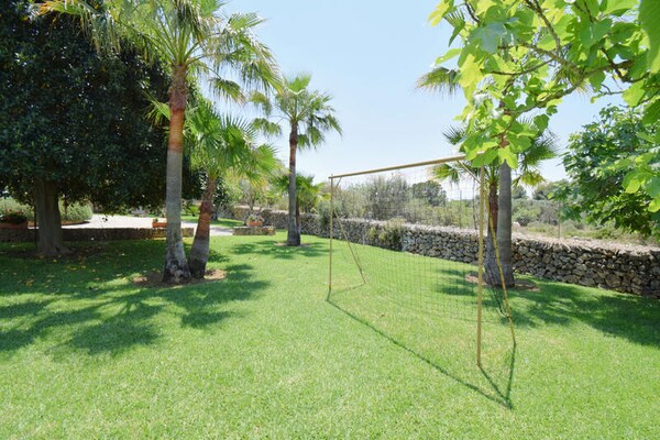 Foto van Villa in Muro met zwembad en tuin - Vakantiehuis in Muro, Islas Baleares - Untagged