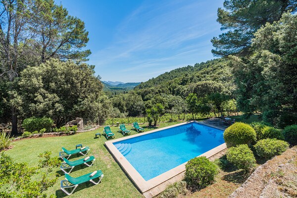 Foto van Bergvilla met groot zwembad - Vakantiehuis in Pollensa / Pollença - PoolOfHouse