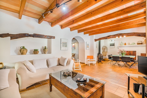 Foto van Bergvilla met groot zwembad - Vakantiehuis in Pollensa / Pollença - LivingRoom