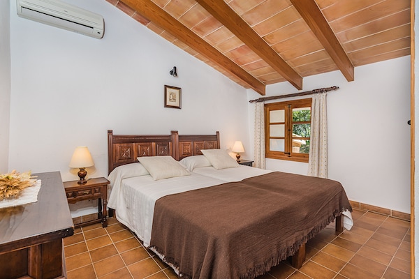 Foto van Bergvilla met groot zwembad - Vakantiehuis in Pollensa / Pollença - BedRoom