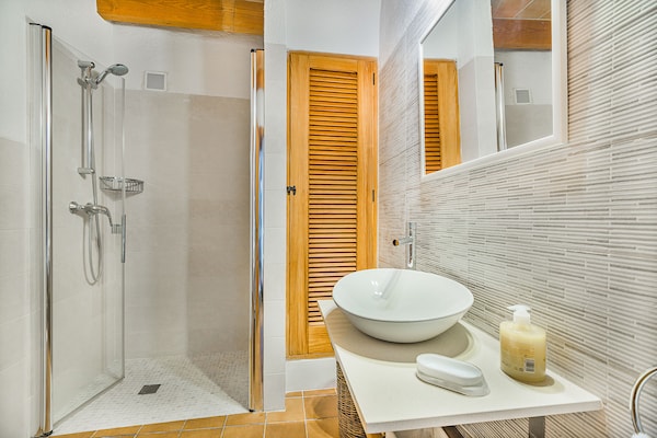 Foto van Bergvilla met groot zwembad - Vakantiehuis in Pollensa / Pollença - BathRoom