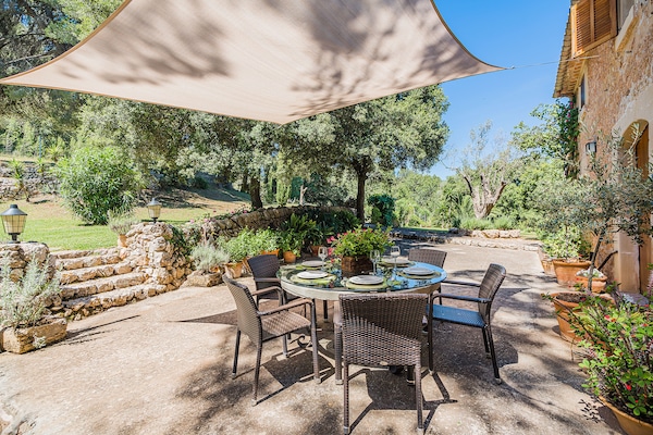 Foto van Bergvilla met groot zwembad - Vakantiehuis in Pollensa / Pollença - TerraceBalcony