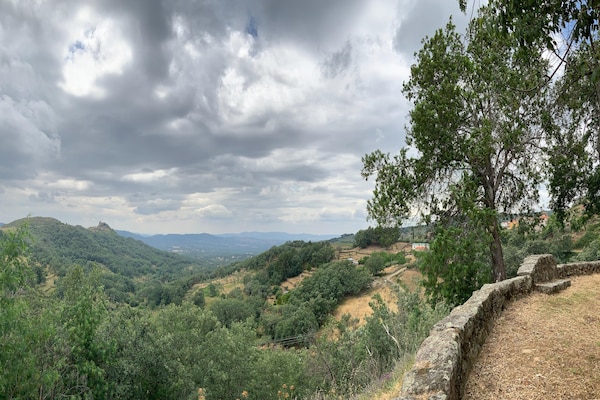 Foto van Vakantiehuis in Villamiel met uitzicht op de bergen - AreaSummer5KM