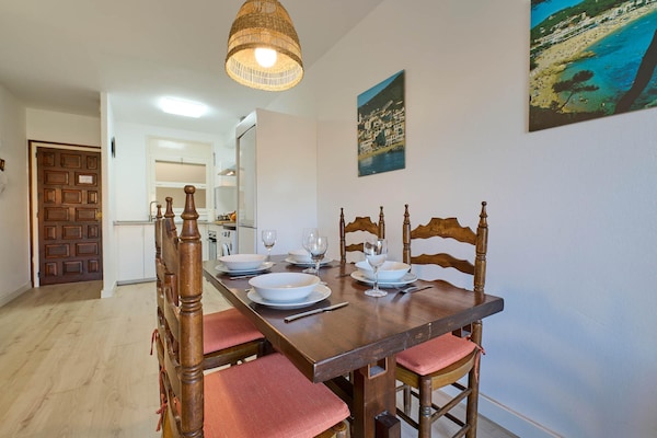 Foto van Appartement in Spanje bij Zandstrand - Vakantiehuis in Calella de Palafrugell, Llafranc - DiningRoom