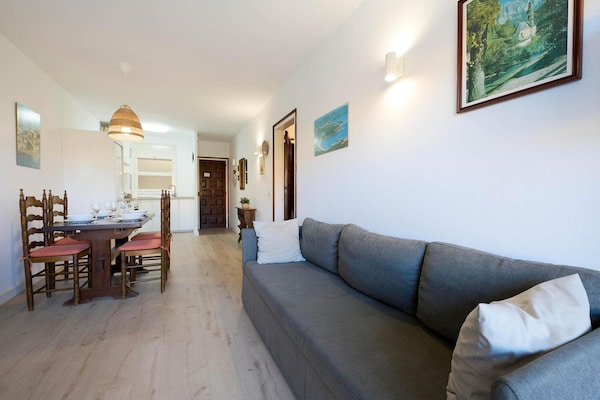 Foto van Appartement in Spanje bij Zandstrand - Vakantiehuis in Calella de Palafrugell, Llafranc - LivingRoom