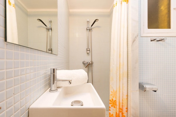 Foto van Appartement in Spanje bij Strand & Zeezicht - Vakantiehuis in Llafranc - BathRoom