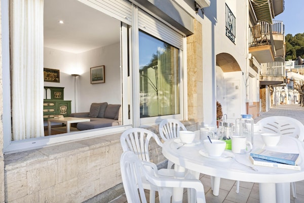 Foto van Appartement in Spanje bij Strand & Zeezicht - Vakantiehuis in Llafranc - TerraceBalcony