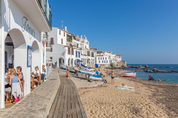 Foto van Appartement in Spanje bij Strand & Zeezicht - Vakantiehuis in Llafranc - AreaSummer1KM