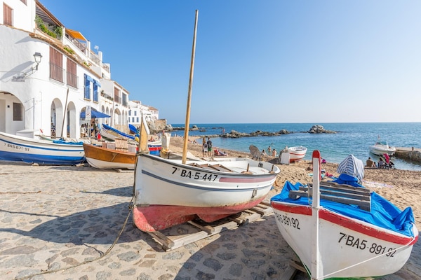 Foto van Appartement in Spanje bij Strand & Zeezicht - Vakantiehuis in Llafranc - AreaSummer1KM