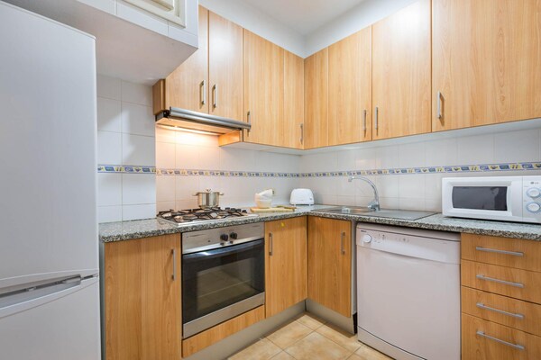 Foto van Appartement in Spanje bij Strand & Zeezicht - Vakantiehuis in Llafranc - Kitchen