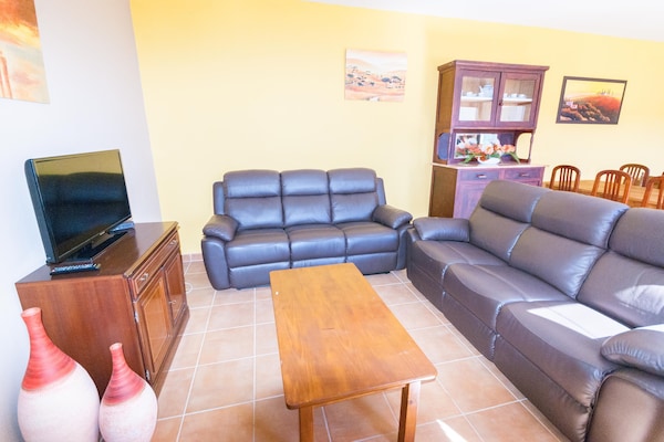 Foto van Vakantiehuis in St Pere Pescador met Zwembad - Vakantiehuis in Sant Pere Pescador - LivingRoom