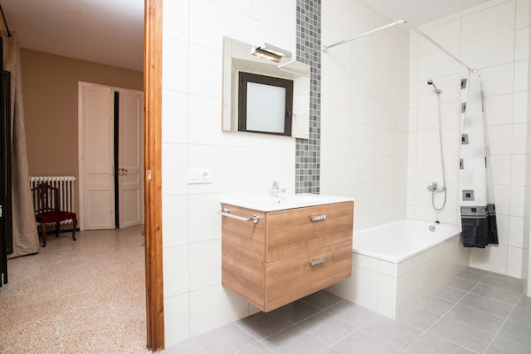 Foto van Vakantiehuis in St Pere Pescador met Zwembad - Vakantiehuis in Sant Pere Pescador - BathRoom