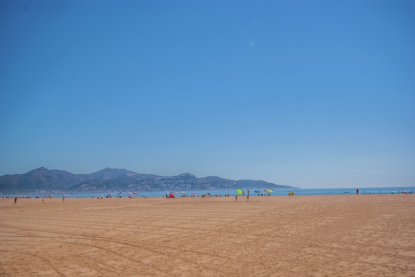 Foto van Vakantiehuis in St Pere Pescador met Zwembad - Vakantiehuis in Sant Pere Pescador - AreaSummer5KM
