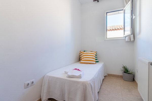 Foto van Villa in Empuriabrava met privézwembad - Vakantiehuis in Empuriabrava - ChildrenRoom