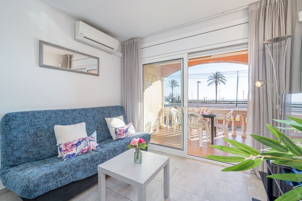 Foto van Appartement in Empuriabrava bij strand - Vakantiehuis in Empuriabrava - LivingRoom