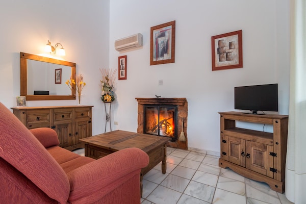 Foto van Buitenverblijf Ibipozo met zwembad - Vakantiehuis in Pozo Alcón - LivingRoom