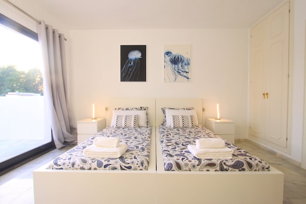 Foto van Appartement aan het strand met jacuzzi en zwembad - Vakantiehuis in Marbella - BedRoom