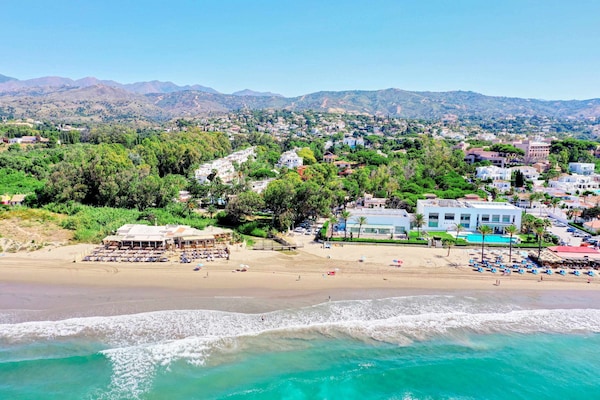 Foto van Appartement aan het strand met jacuzzi en zwembad - Vakantiehuis in Marbella - AreaSummer1KM