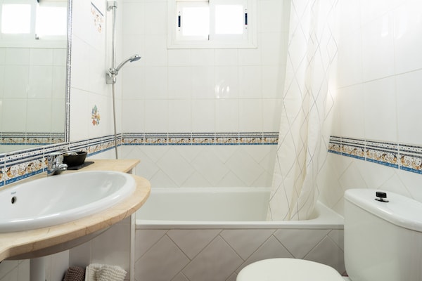 Foto van Huis in Marbella bij het Strand - Vakantiehuis in Marbella - BathRoom