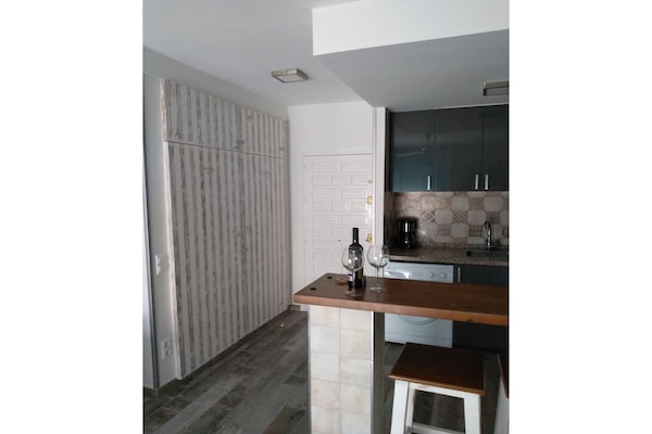 Foto van Appartement aan het strand met terras - Vakantiehuis in Benalmádena - Kitchen