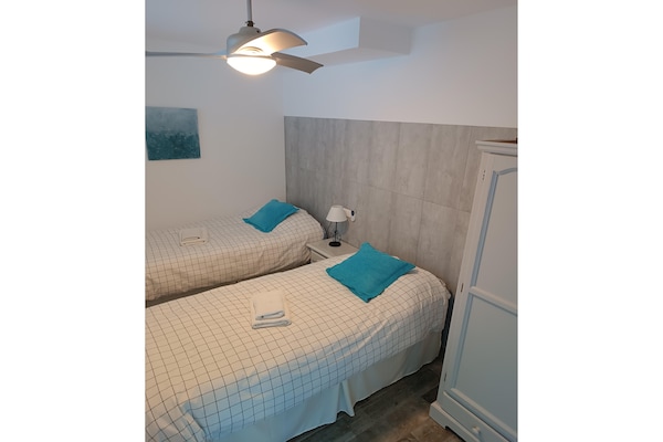 Foto van Appartement aan het strand met terras - Vakantiehuis in Benalmádena - BedRoom
