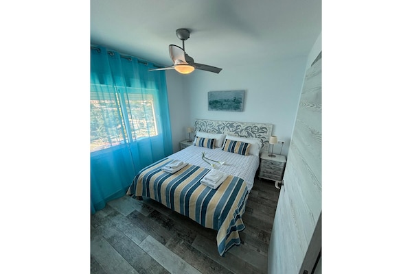 Foto van Appartement aan het strand met terras - Vakantiehuis in Benalmádena - BedRoom