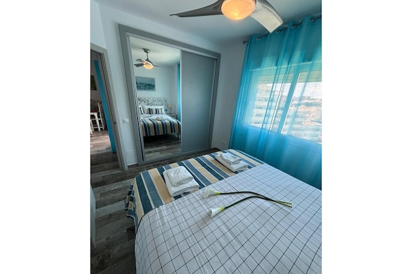 Foto van Appartement aan het strand met terras - Vakantiehuis in Benalmádena - BedRoom