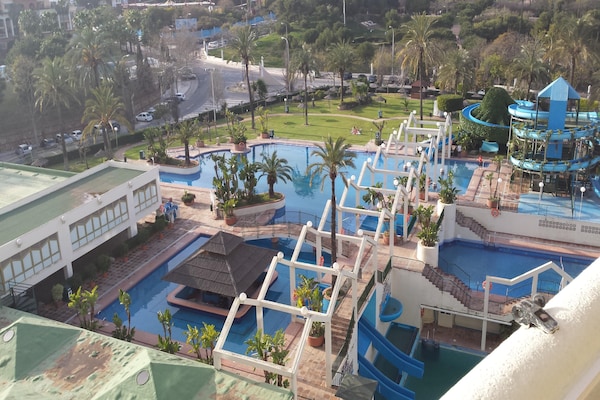 Foto van Appartement aan het strand met terras - Vakantiehuis in Benalmádena - Facilities