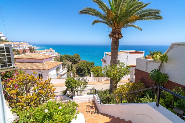 Foto van Villa in Nerja met zeezichtterras - Vakantiehuis in Nerja - Outdoor