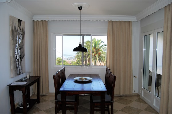 Foto van Appartement in Nerja bij Burriana Strand - Vakantiehuis in Nerja - DiningRoom
